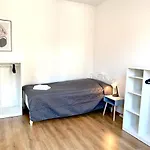 2 Rooms, Free Parking, 25 Min To Duesseldorf, 150 Mbps Wlan * דיסבורג