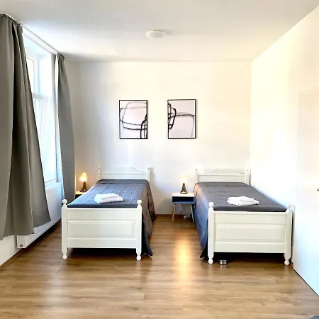2 Rooms, Free Parking, 25 Min To Duesseldorf, 150 Mbps Wlan