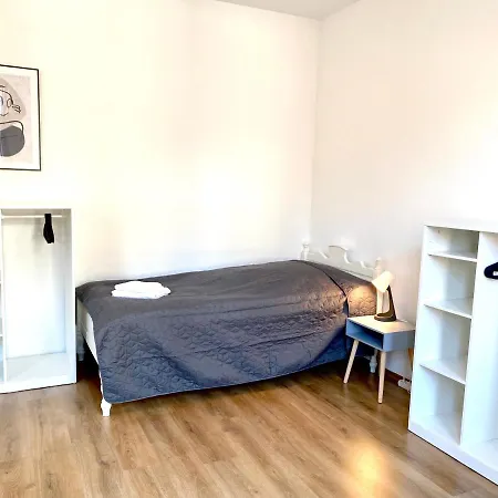 2 Rooms, Free Parking, 25 Min To Duesseldorf, 150 Mbps Wlan * Duisburgo