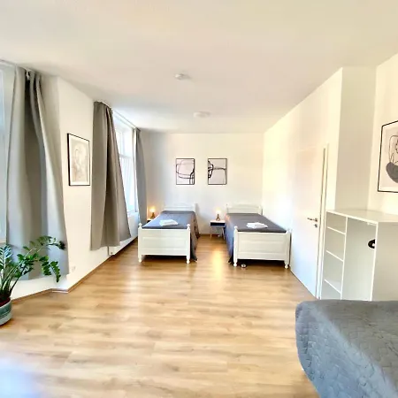 2 Rooms, Free Parking, 25 Min To Duesseldorf, 150 Mbps Wlan *