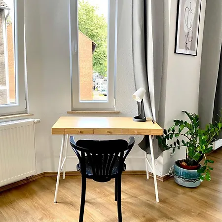 2 Rooms, Free Parking, 25 Min To Duesseldorf, 150 Mbps Wlan Apartment Duisburg