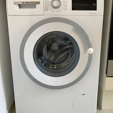 2 Rooms, Free Parking, 25 Min To Duesseldorf, 150 Mbps Wlan Apartment