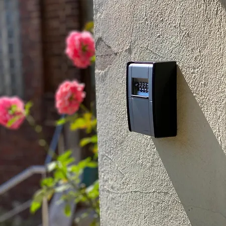 2 Rooms, Free Parking, 25 Min To Duesseldorf, 150 Mbps Wlan *