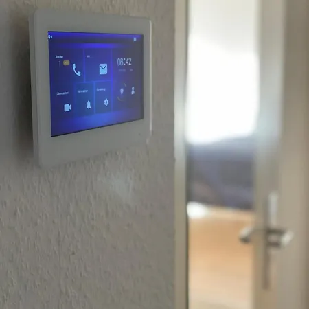 2 Rooms, Free Parking, 25 Min To Duesseldorf, 150 Mbps Wlan Apartment