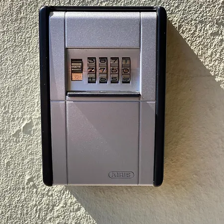 2 Rooms, Free Parking, 25 Min To Duesseldorf, 150 Mbps Wlan * Duisburg