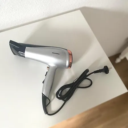 2 Rooms, Free Parking, 25 Min To Duesseldorf, 150 Mbps Wlan Apartment