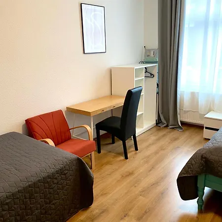 2 Rooms, Free Parking, 25 Min To Duesseldorf, 150 Mbps Wlan * Duisburg