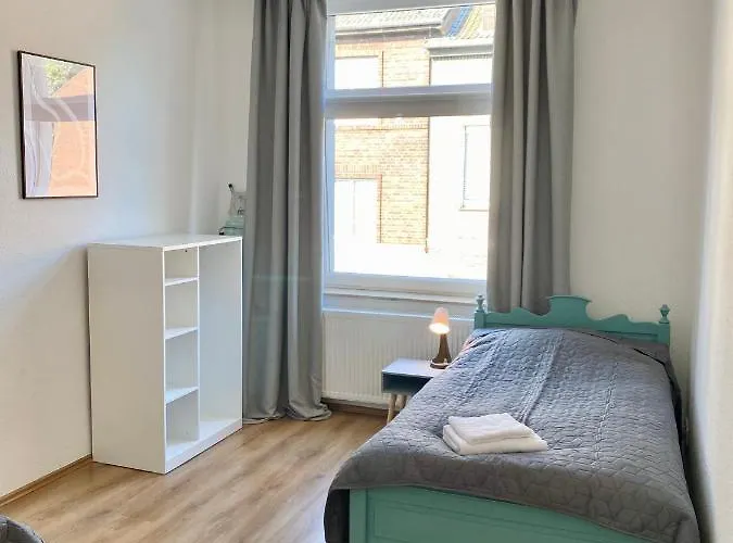 2 Rooms, Free Parking, 25 Min To Duesseldorf, 150 Mbps Wlan Appartement