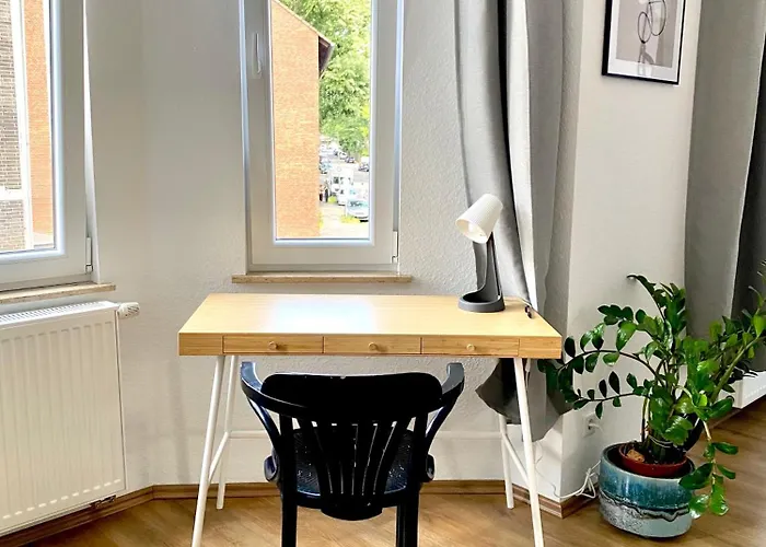 2 Rooms, Free Parking, 25 Min To Duesseldorf, 150 Mbps Wlan Appartement Duisburg