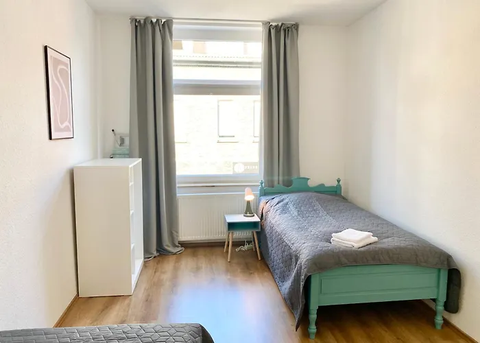 2 Rooms, Free Parking, 25 Min To Duesseldorf, 150 Mbps Wlan