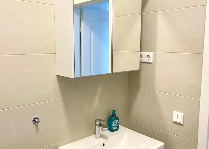 Appartement 2 Rooms, Free Parking, 25 Min To Duesseldorf, 150 Mbps Wlan *